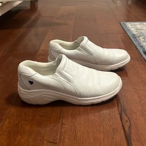 Size 7 white leather nurse mate shoes